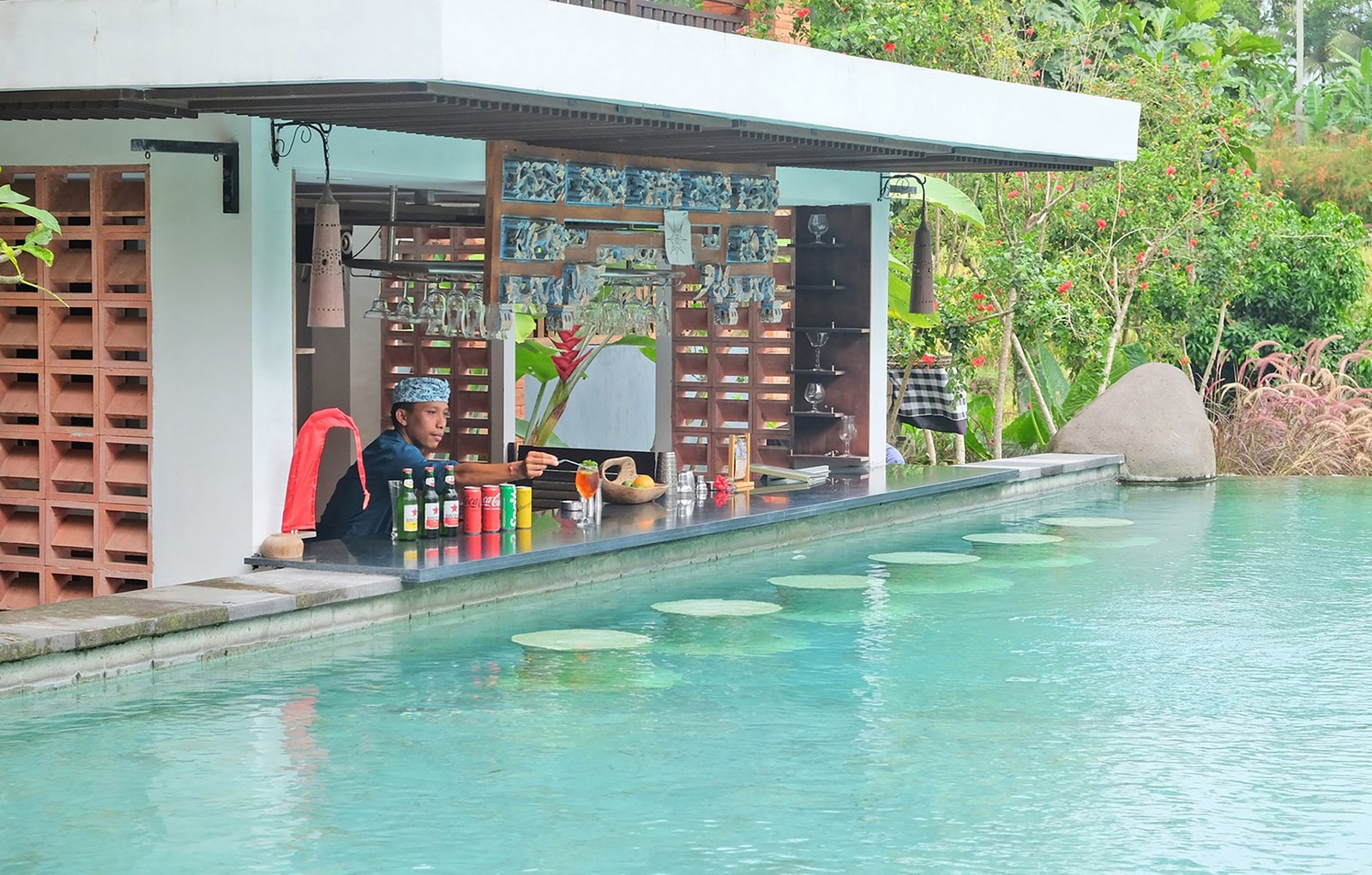 Pool Bar