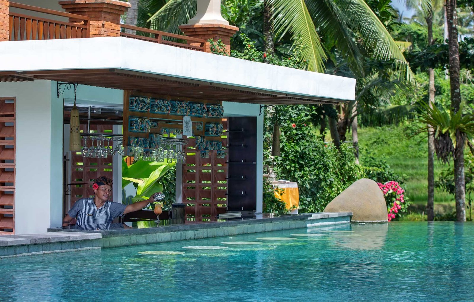 Pool Bar